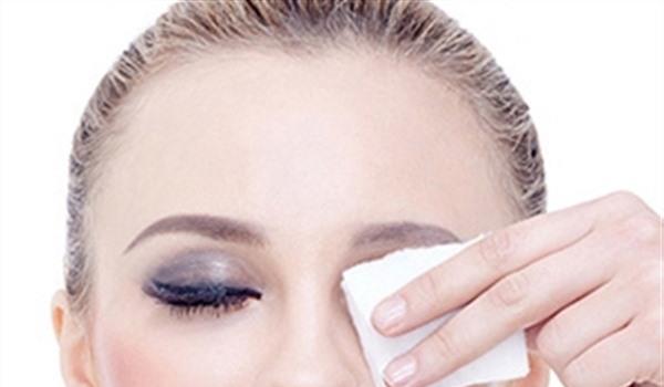 卸眼妆眼睛刺痛怎么办？5款温和不刺激的眼部卸妆可以考虑